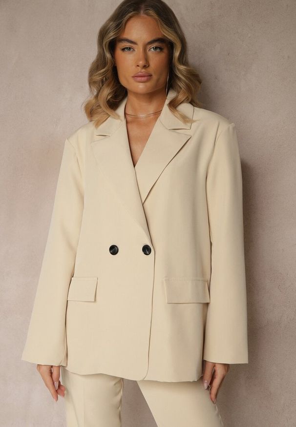 Renee - Beżowa Pudełkowa Marynarka Oversize o Dwurzędowym Fasonie Kositia. Okazja: na spotkanie biznesowe, na co dzień. Kolor: beżowy. Materiał: jeans. Styl: klasyczny, casual, biznesowy