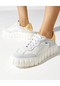 Baldinini - BALDININI - Białe sneakersy na wysokiej podeszwie. Zapięcie: sznurówki. Kolor: biały