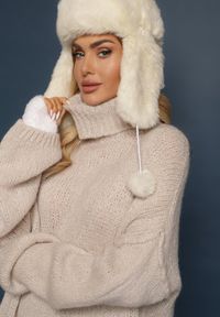 Renee - Beżowy Golf o Kroju Oversize z Wełną i Moherem Temirali. Okazja: na co dzień. Typ kołnierza: golf. Kolor: beżowy. Materiał: moher, wełna. Styl: elegancki, casual #4
