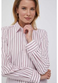 TOMMY HILFIGER - Tommy Hilfiger koszula bawełniana damska kolor różowy regular z kołnierzykiem klasycznym. Okazja: na co dzień. Typ kołnierza: kołnierzyk klasyczny. Kolor: różowy. Materiał: bawełna. Długość rękawa: długi rękaw. Długość: długie. Styl: klasyczny #4