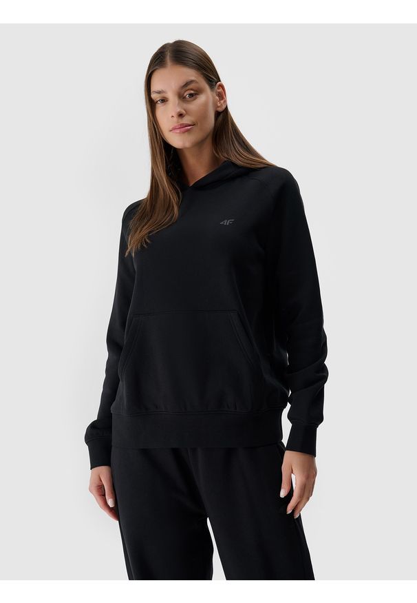 4f - 4F Bluza dresowa nierozpinana z kapturem damska - czarna XXL. Okazja: na co dzień. Typ kołnierza: kaptur. Kolor: czarny. Materiał: dresówka. Długość rękawa: raglanowy rękaw. Wzór: gładki, ze splotem. Styl: casual, sportowy