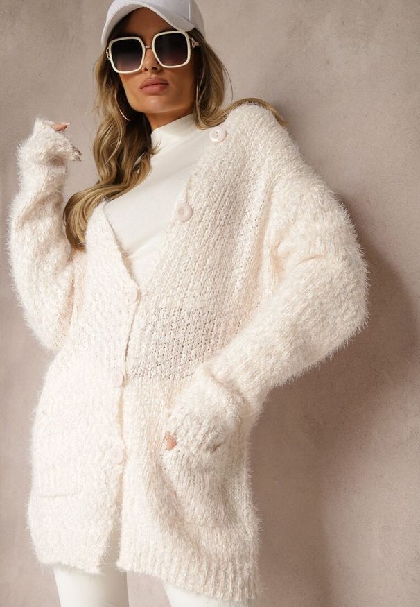 Renee - Beżowy Zapinany Kardigan z Kapturem i Kieszeniami Naustinas. Okazja: na co dzień. Typ kołnierza: kaptur. Kolor: różowy. Materiał: jeans. Styl: casual