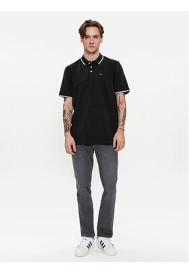 Wrangler Polo 112350404 Czarny Regular Fit. Typ kołnierza: polo. Kolor: czarny. Materiał: bawełna