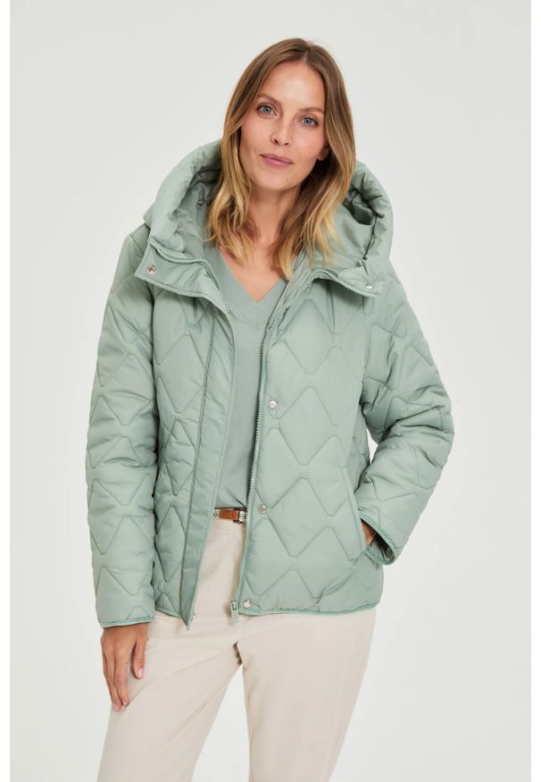 MOODO - Pikowana kurtka z kapturem oliwkowa. Typ kołnierza: kaptur. Kolor: oliwkowy. Materiał: poliamid