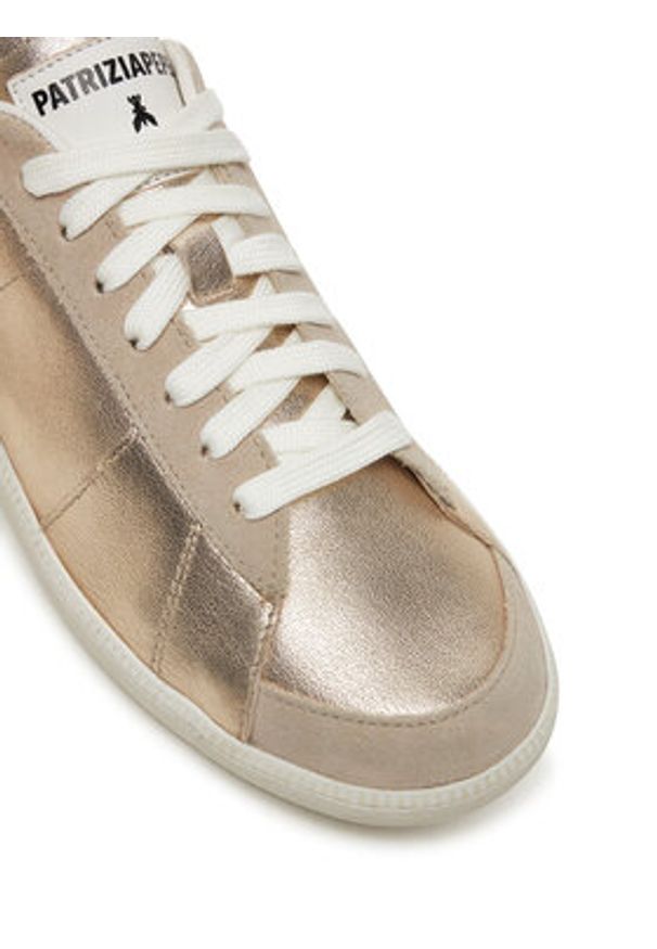 Patrizia Pepe Sneakersy SKIN 2Z0065/L154-Y291 Złoty. Kolor: złoty. Materiał: skóra