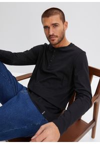 bonprix - Bluzka z dekoltem henley z czystej bawełny (2 szt.). Typ kołnierza: typu henley. Kolor: czarny. Materiał: bawełna. Długość: długie. Wzór: aplikacja #1