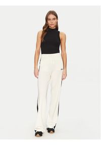 Guess Spodnie dresowe V5GB00 Z3D60 Écru Regular Fit. Materiał: wiskoza #4