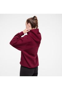 Bluza z kapturem damska Puma Gym & Pilates. Typ kołnierza: kaptur. Kolor: czerwony. Materiał: materiał, bawełna. Sport: joga i pilates