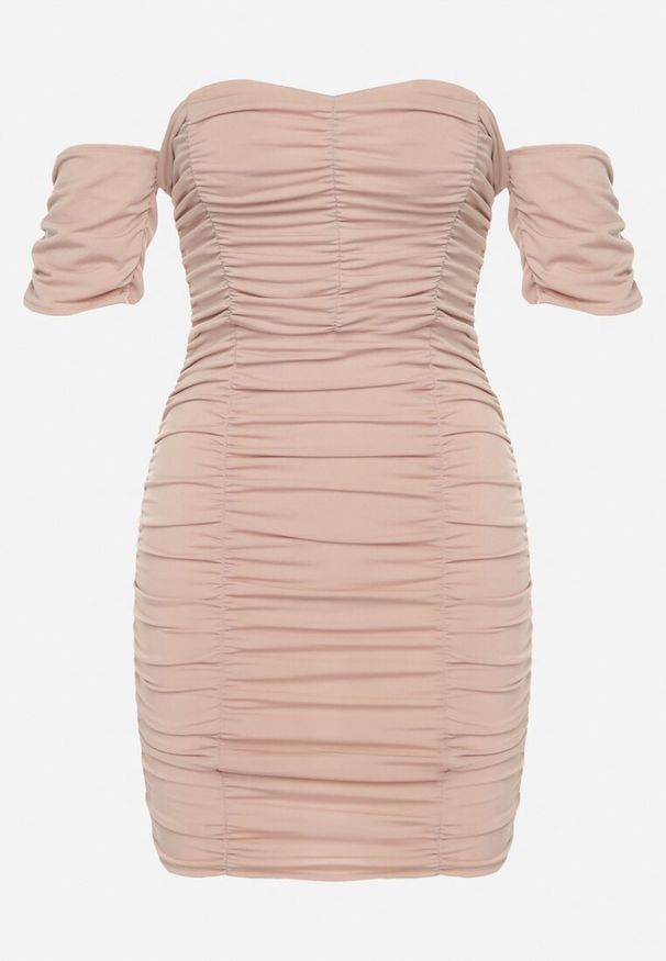 Born2be - Beżowa Marszczona Sukienka Hiszpanka o Dopasowanym Kroju Haletea. Typ kołnierza: dekolt hiszpanka. Kolor: beżowy. Typ sukienki: dopasowane