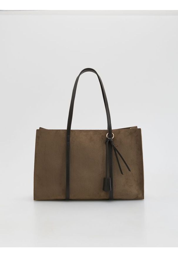 Reserved - Torebka shopper z imitacji zamszu - brązowy. Kolor: brązowy. Materiał: zamszowe