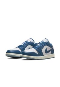 Sneakersy męskie Nike Air Jordan 1 Low SE. Kolor: biały. Model: Nike Air Jordan