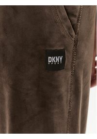 DKNY Sport Spodnie dresowe DP3P2744 Brązowy Regular Fit. Kolor: brązowy. Materiał: syntetyk