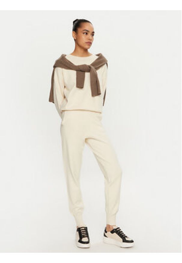 Replay - REPLAY Spodnie dresowe DK3302.000.G23372 Écru Regular Fit. Materiał: wiskoza, syntetyk