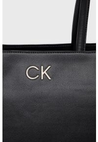 Calvin Klein Torebka kolor czarny. Kolor: czarny. Rodzaj torebki: na ramię #5