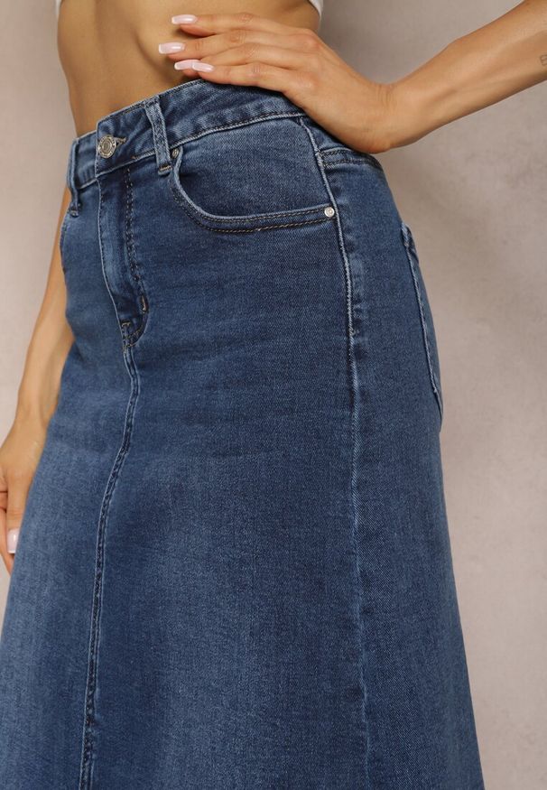 Renee - Granatowa Spódnica Maxi z Rozcięciem z Jeansu Vonuline. Stan: podwyższony. Kolor: niebieski. Materiał: jeans. Styl: elegancki, sportowy