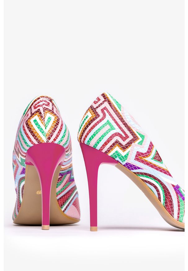 Casu - Wielokolorowe szpilki casu peep toe azteckie wzory polska skóra 2237-0. Nosek buta: otwarty. Kolor: wielokolorowy. Materiał: skóra. Obcas: na szpilce