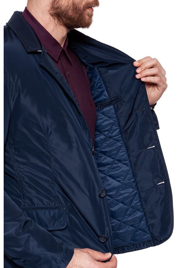 Wrangler - MĘSKA MARYNARKA WRANGLER BLAZER DARK NAVY W4742VMAE 112129035. Materiał: materiał