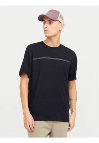 Jack & Jones - Jack&Jones T-Shirt Fusion 12273120 Czarny Regular Fit. Kolor: czarny. Materiał: bawełna