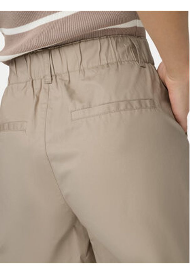 only - ONLY Bermudy Zora 15344538 Beżowy jasny Loose Fit. Kolor: beżowy. Materiał: bawełna