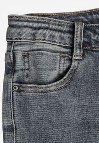 Born2be - Niebieskie Jeansy o Kroju Dzwonów z Regularnym Stanem Setva. Okazja: na co dzień. Kolor: niebieski. Styl: casual, elegancki #2