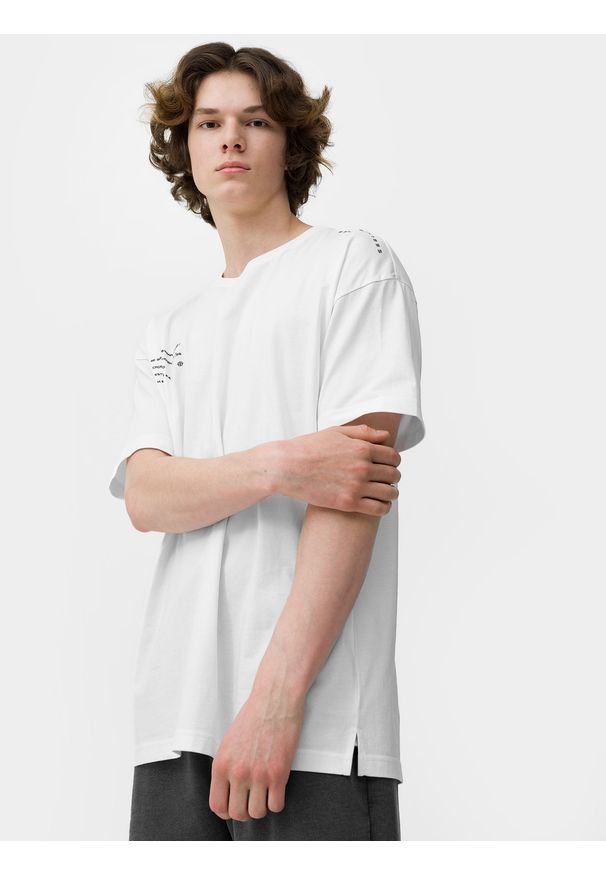 4f - T-shirt regular z bawełny organicznej męski. Kolor: biały. Materiał: bawełna. Wzór: napisy