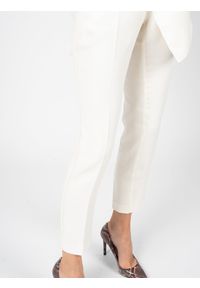 Pinko Spodnie "Intermezzo" | 100013 | Intermezzo Pantalone | Kobieta | Biały. Stan: podwyższony. Kolor: biały. Materiał: wiskoza