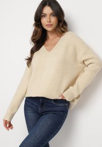 Born2be - Beżowy Sweter z Wiskozą oraz Kaszmirem Nelilena. Okazja: na co dzień. Kolor: beżowy. Materiał: kaszmir, wiskoza. Długość rękawa: długi rękaw. Długość: długie. Styl: casual, elegancki #4