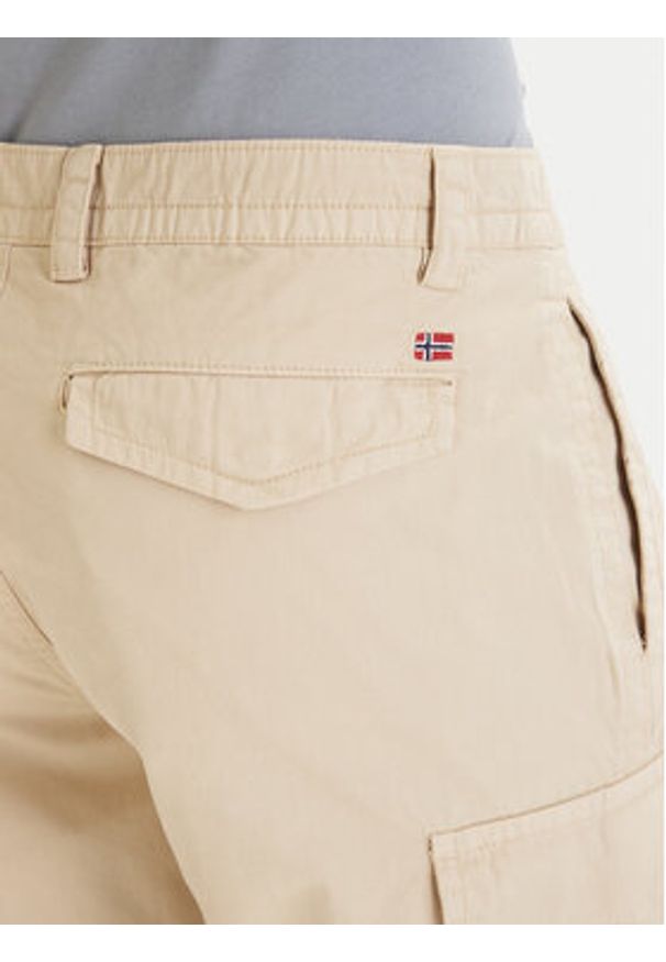 Napapijri Szorty materiałowe NP0A4HOT Beżowy Regular Fit. Kolor: beżowy. Materiał: bawełna