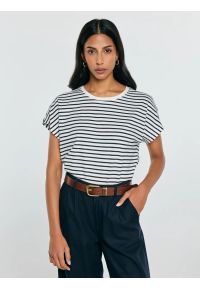 Big-Star - Koszulka damska w paski biało-granatowa Aleksa 403. Okazja: na co dzień. Kolor: niebieski. Materiał: dzianina, bawełna, żakard. Wzór: paski. Styl: casual, klasyczny #1