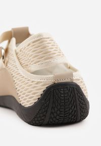 Renee - Ciemnobeżowe Tenisówki Sneakeriny z Siateczki z Zapięciem na Rzep Vianate. Okazja: na co dzień. Zapięcie: rzepy. Kolor: beżowy. Materiał: skóra, koronka. Styl: casual #4