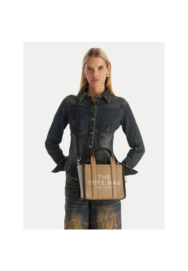 MARC JACOBS - Torebka Marc Jacobs. Kolor: brązowy