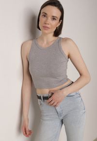 Born2be - Szary Top z Prążkowanego Materiału Zitessa. Okazja: na co dzień. Kolor: szary. Materiał: prążkowany, materiał. Długość rękawa: na ramiączkach. Styl: casual, elegancki, klasyczny #3