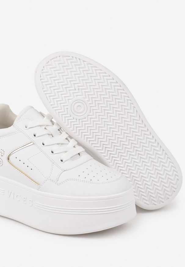 Born2be - Biało-Złote Sneakersy Vices na Grubej Podeszwie z Metalicznymi Wstawkami Nelesea. Okazja: na co dzień. Nosek buta: okrągły. Kolor: biały. Sezon: wiosna, lato