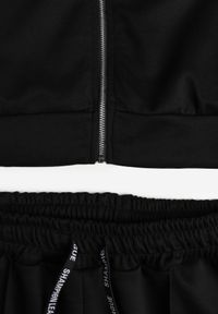 Born2be - Czarny Bawełniany Komplet Dresowy Bluza na Suwak i Spodnie Tevrisa. Kolor: czarny. Materiał: bawełna, dresówka. Sport: turystyka piesza #3