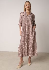 Born2be - Beżowa Sukienka Koszulowa z Wiskozą w Zwierzęcy Wzór Żyrafy Nevetalia. Okazja: na co dzień. Kolor: beżowy. Materiał: wiskoza. Wzór: motyw zwierzęcy. Typ sukienki: koszulowe. Styl: casual, klasyczny #1