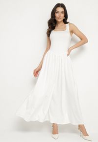 Born2be - Biała Sukienka z Wiskozą o Rozkloszowanym Kroju z Kwadratowym Dekoltem Tilvia. Okazja: na co dzień. Typ kołnierza: dekolt kwadratowy. Kolor: biały. Materiał: wiskoza. Długość rękawa: na ramiączkach. Sezon: lato. Styl: casual #1