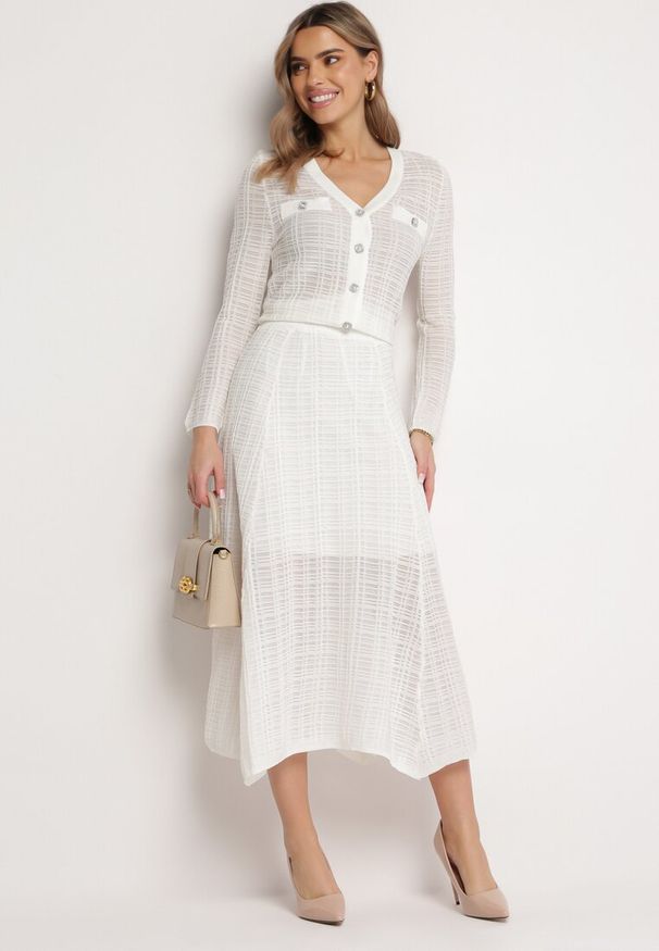 Born2be - Biała Spódnica z Ozdobnym Tłoczeniem Błyszczącą Nicią i Gumką w Pasie Pirlena. Kolor: biały. Materiał: tkanina. Wzór: aplikacja. Styl: elegancki