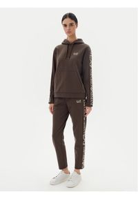 EA7 Emporio Armani Dres 7W000116 AF10443 U6139 Brązowy Regular Fit. Kolor: brązowy. Materiał: syntetyk