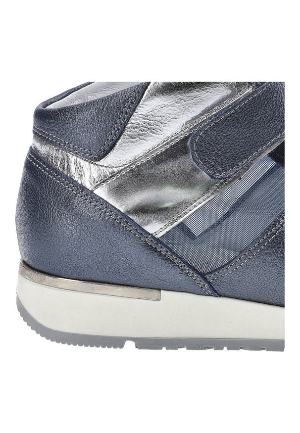 Granatowe Sneakersy Karino Damskie Buty Na Rzepy. Okazja: na co dzień. Zapięcie: rzepy. Kolor: niebieski. Materiał: materiał, skóra. Szerokość cholewki: normalna. Obcas: na koturnie. Styl: casual, sportowy