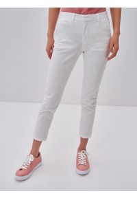 Big-Star - Spodnie chinosy damskie slim Riana 101. Kolor: biały. Materiał: materiał, bawełna. Styl: klasyczny