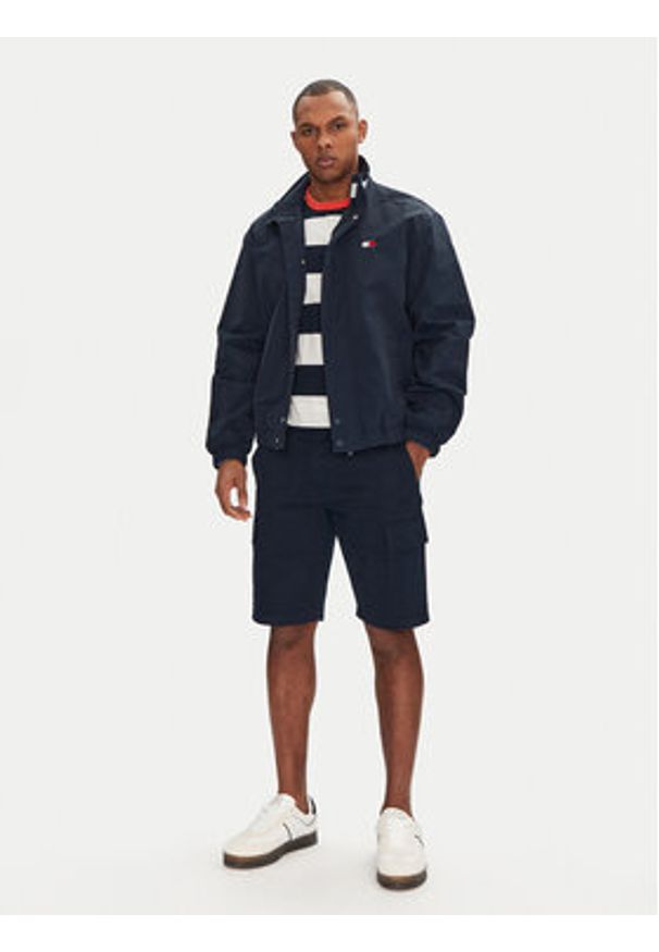 Tommy Jeans Kurtka przejściowa Dna Ess DM0DM20900 Granatowy Regular Fit. Kolor: niebieski. Materiał: syntetyk