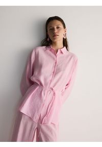 Reserved - Koszula z modalu z paskiem - różowy. Kolor: różowy #1