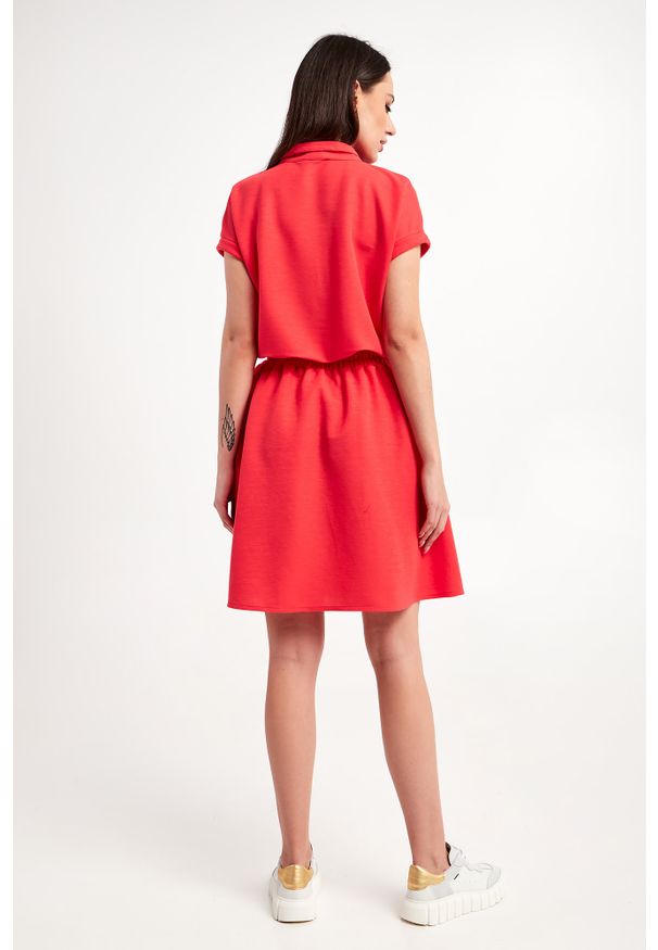 Emporio Armani - Sukienka EMPORIO ARMANI. Typ kołnierza: kołnierzyk stójkowy. Wzór: haft. Długość: mini