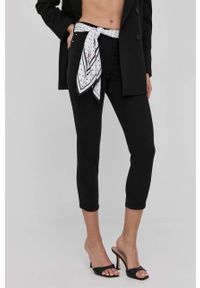 Guess spodnie damskie kolor czarny dopasowane medium waist. Kolor: czarny. Materiał: materiał