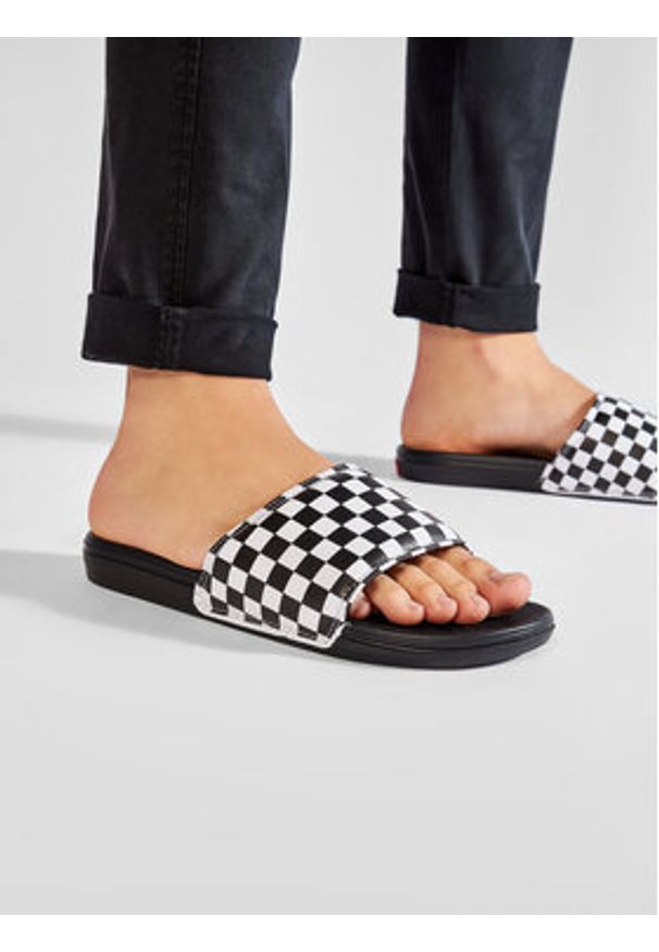 Vans Klapki La Costa Slide-On VN0A5HF527I1 Czarny. Kolor: czarny. Materiał: skóra