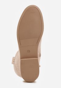 Born2be - Ciemnobeżowe Botki Ażurowe Ozdobione Metaliczną Aplikacją Iomosa. Okazja: na co dzień, do pracy. Kolor: beżowy. Materiał: prążkowany, skóra. Wzór: ażurowy, aplikacja. Styl: casual, elegancki #7