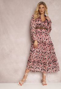 Renee - Różowa Sukienka Mossaxe. Kolor: różowy. Materiał: tkanina. Długość rękawa: długi rękaw. Typ sukienki: kopertowe. Długość: midi #5