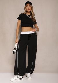 Renee - Czarny T-shirt z Bawełny z Prążkowanego Materiału Aszedi. Okazja: na co dzień. Kolor: czarny. Materiał: bawełna, materiał, prążkowany. Wzór: prążki. Styl: klasyczny, casual