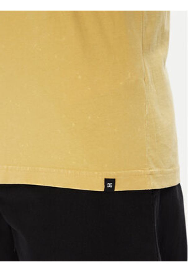 DC Shoes T-Shirt ADYZT05460 Żółty Regular Fit. Kolor: żółty. Materiał: bawełna