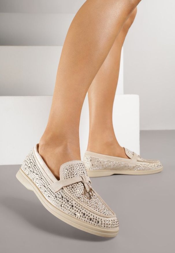 Born2be - Beżowe Mokasyny Ozdobione Cyrkoniami i Aplikacjami Isirsyss. Okazja: na co dzień. Kolor: beżowy. Materiał: jeans. Wzór: aplikacja. Styl: casual, elegancki